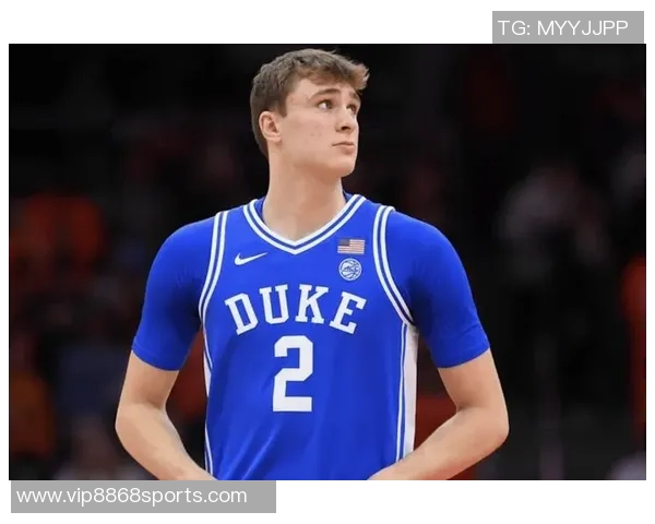 浓眉称赞弗拉格学习能力强助其适应比赛节奏并做出正确决策